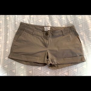 Cute beige\grey shorts